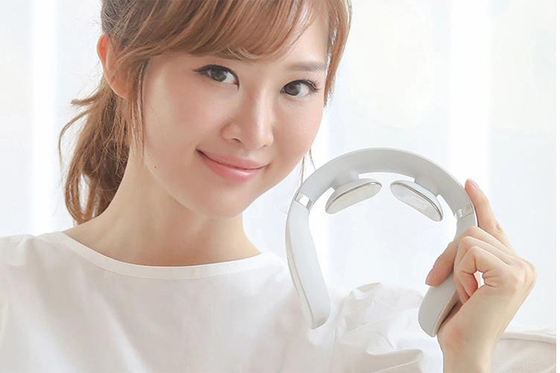 Women Remote Ems Shiatsu Wireless Neck Massager